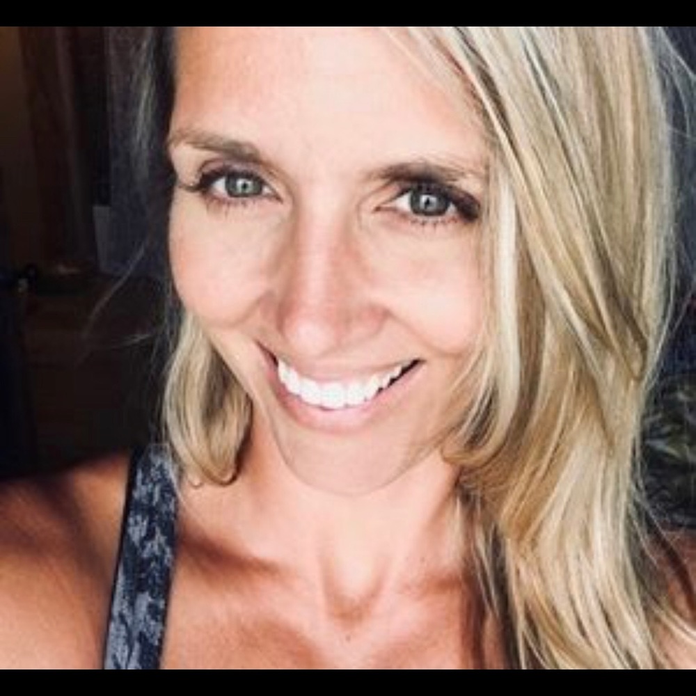 Meet your Posher, Holly